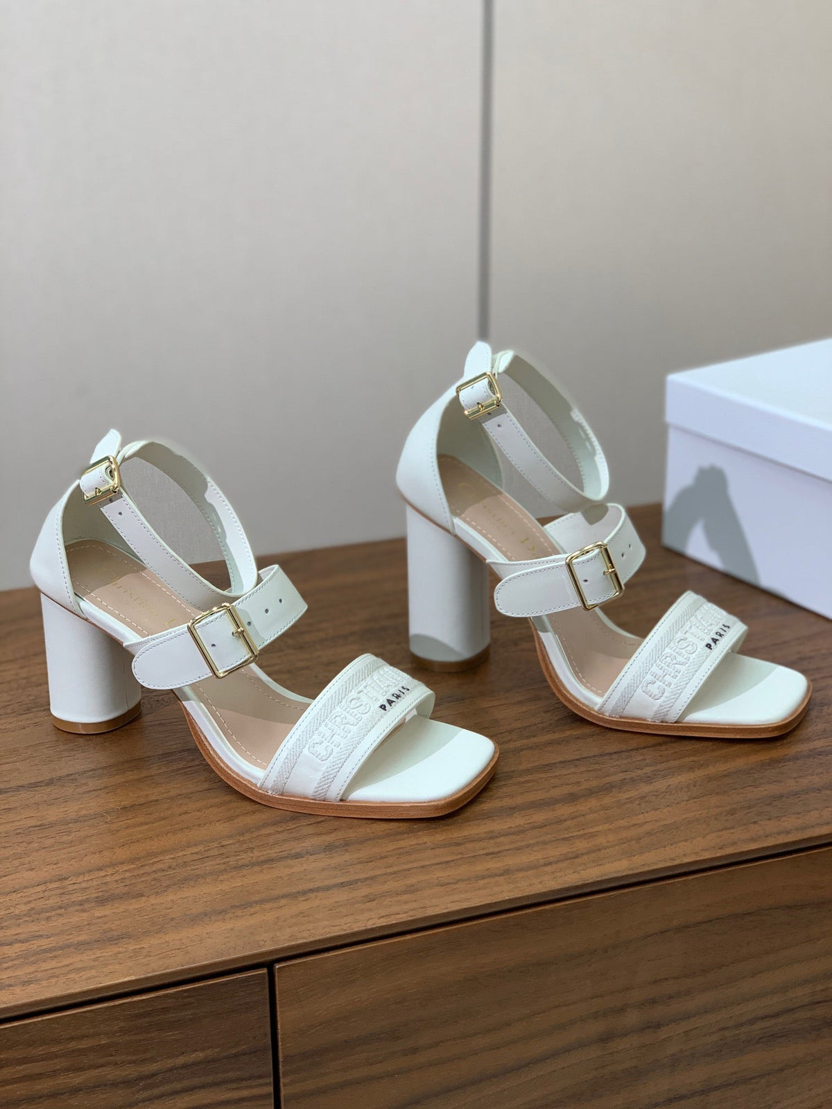 DIOR THREE-STRAP HIGH-HEELED EMBROIDERED SANDALS WHITE