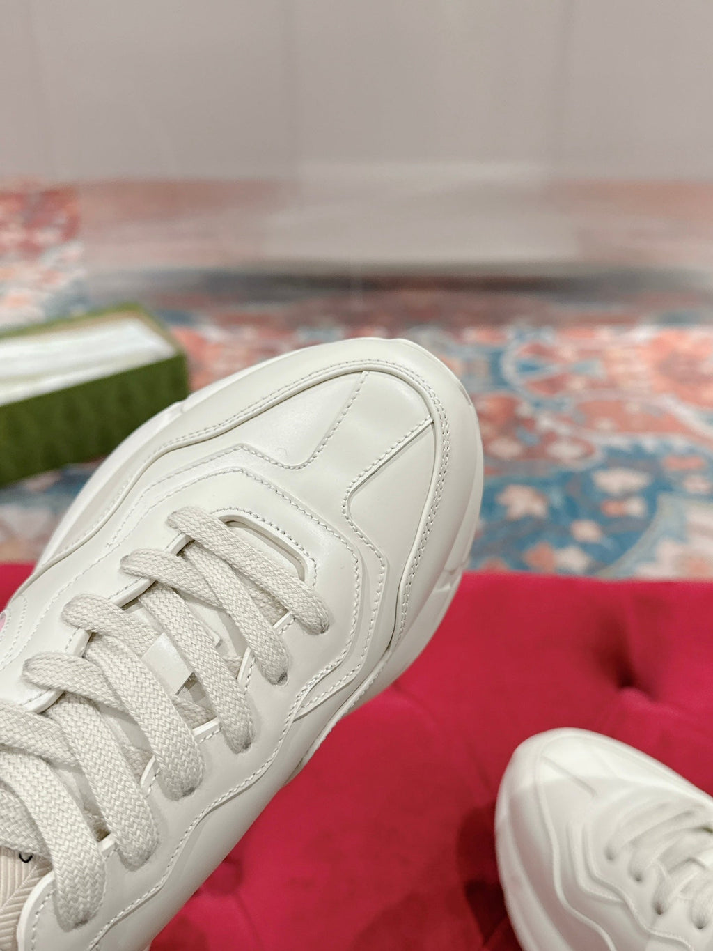 GUCCI RHYTON TRAINER WHITE CALFSKIN WITH PINK LOGO