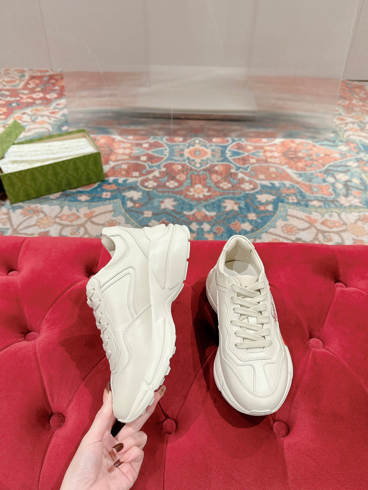 GUCCI RHYTON LOGO TRAINER WHITE CALFSKIN WITH TIGER MOTIF